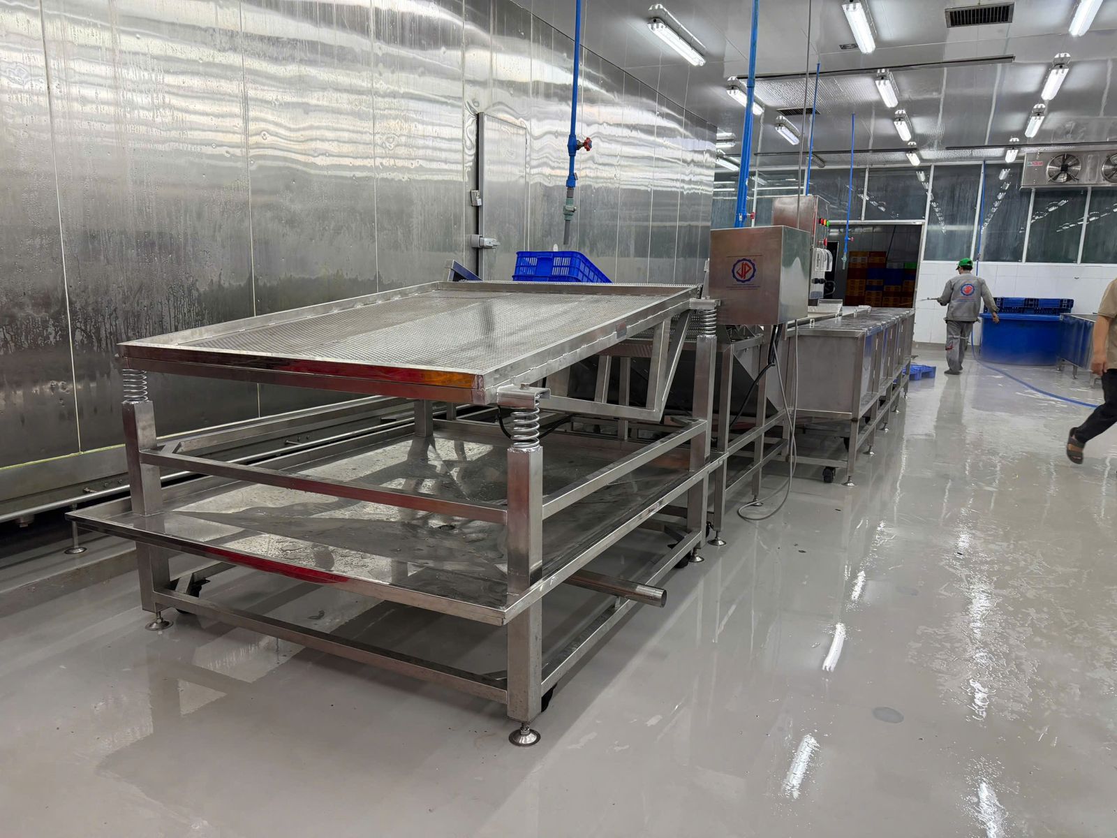 Máy mạ băng cá Vipatek có thêm sàng rung chống gai nước hiệu quả