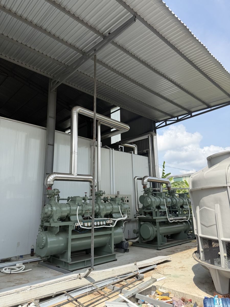 Lắp đặt thiết bị kho cấp đông thủy sản công nghiệp cho một dự án của Vipatek