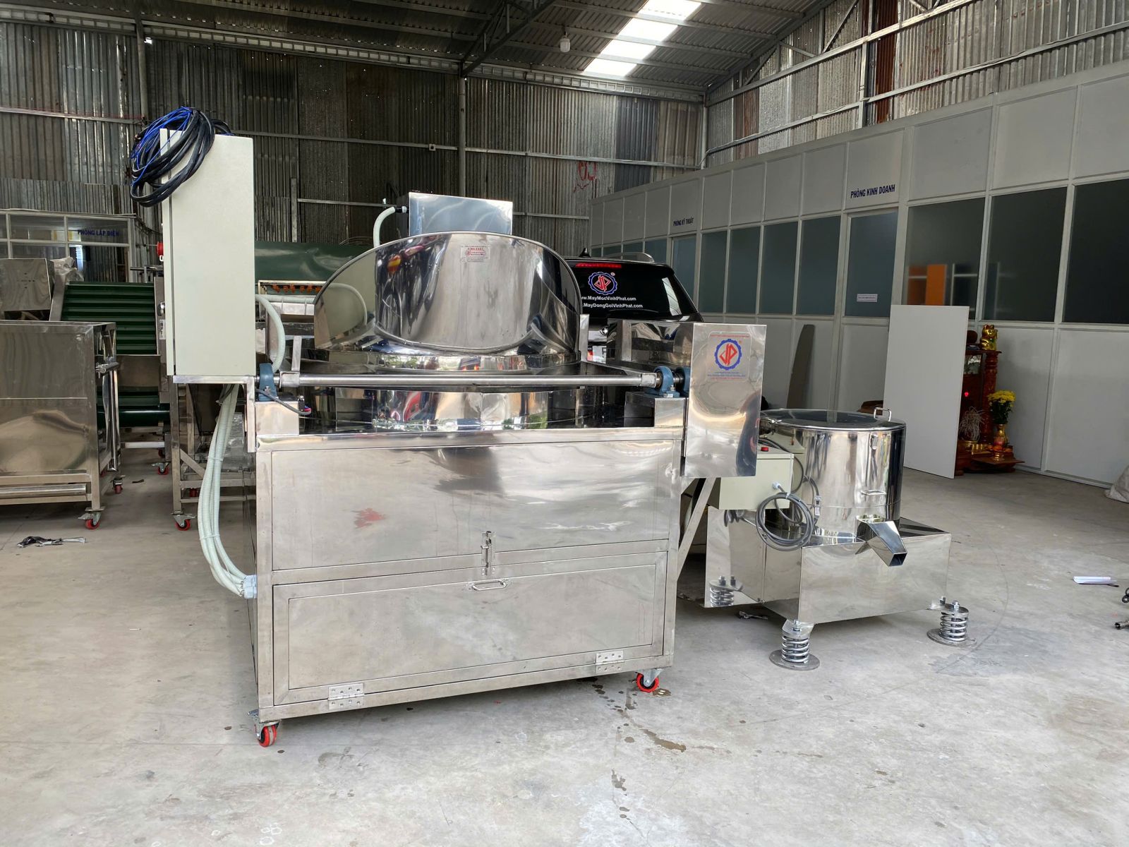 Máy chiên công nghiệp Vipatek đa dạng mẫu mã và ứng dụng linh hoạt cho thực phẩm, thủy sản, nông sản