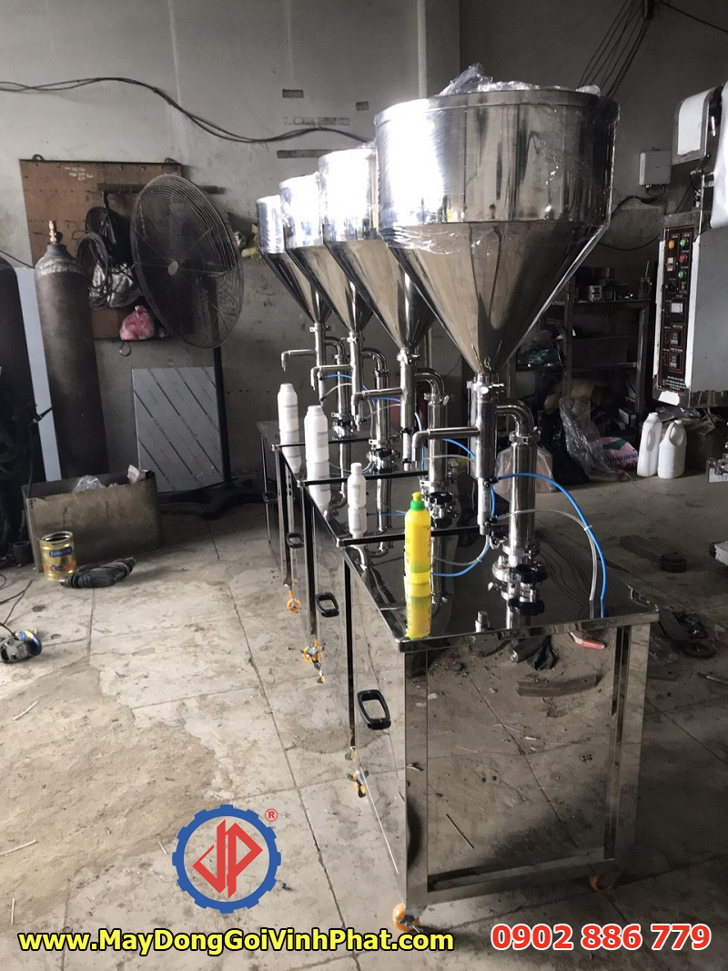 Máy chiết rót định lượng chất lượng cao do Vĩnh Phát chế tạo và cung cấp