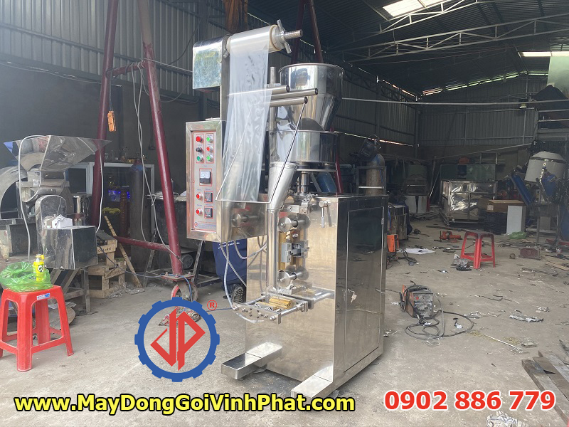 Máy đóng gói hạt nêm, bột canh, muối tiêu... mẫu 2020 cải tiến của Vĩnh Phát sản xuất
